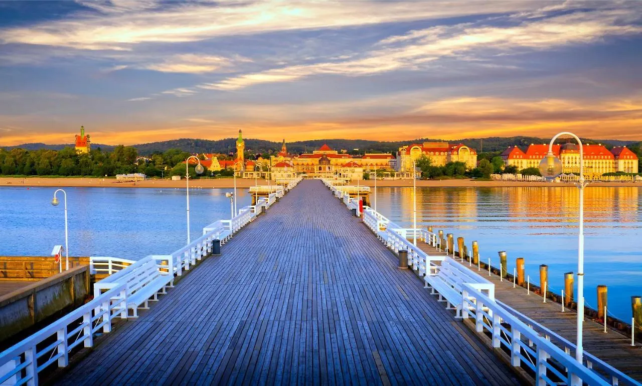 Beach Resort - Bursztynowa Gdansk 0*,  Poland